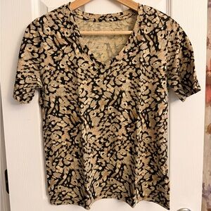 Banana Republic Black and Tan Patterned Tee